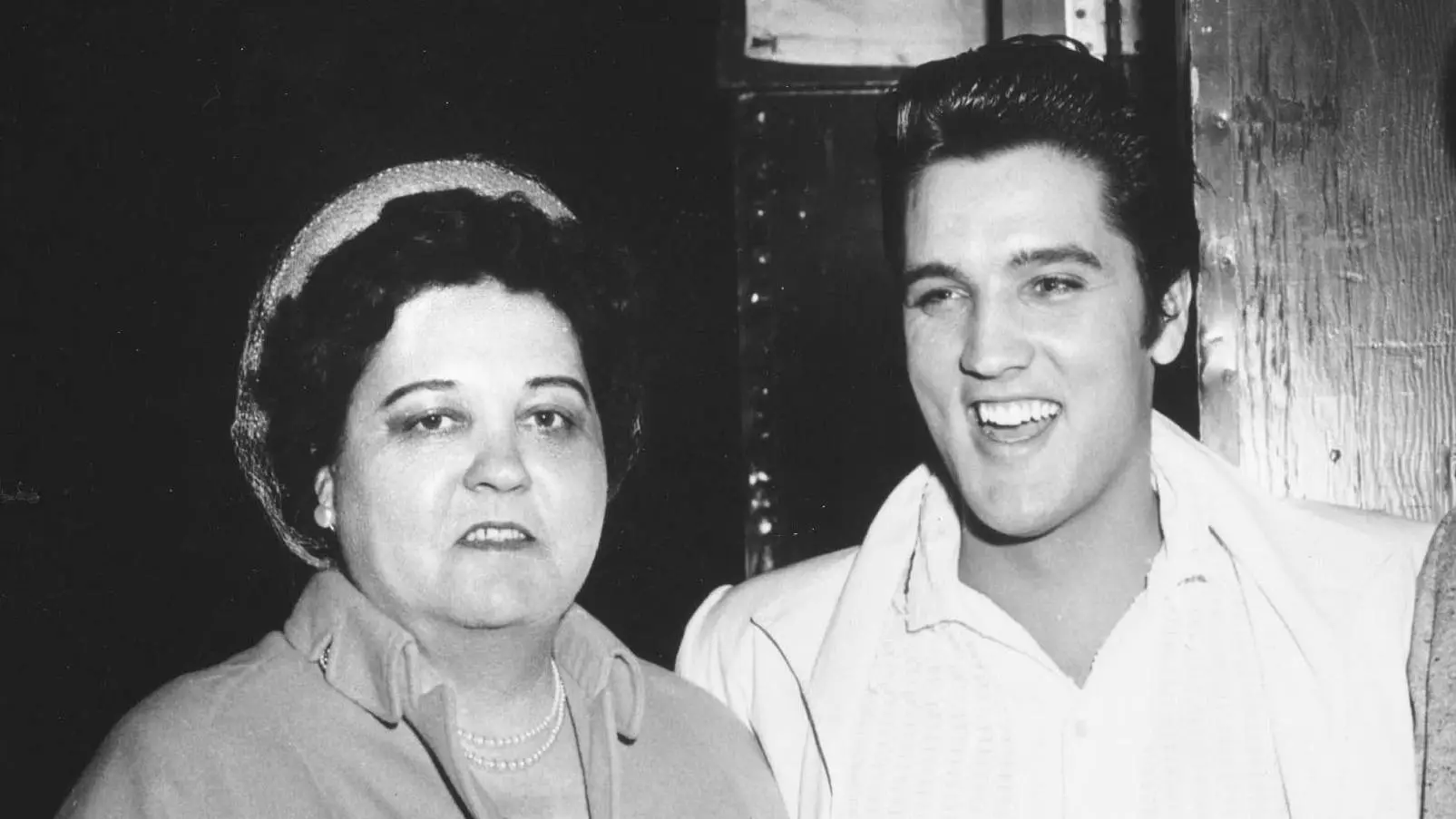 How Did Elvis Mom Die