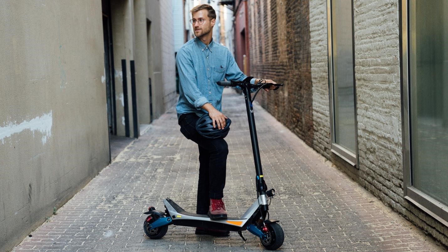 4 Mindblowing Tips to Get Rid of Back Pain Due To Long-Time Commuter Electric Scooter Riding